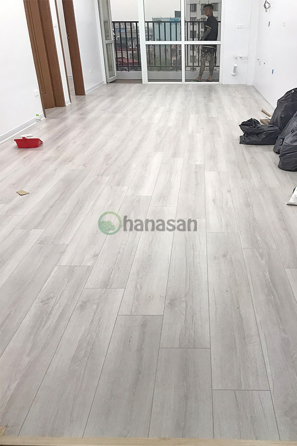 Sàn gỗ CAMSAN 8MM - 710 (Hèm V Độc Quyền) - Phân phối Hanasan