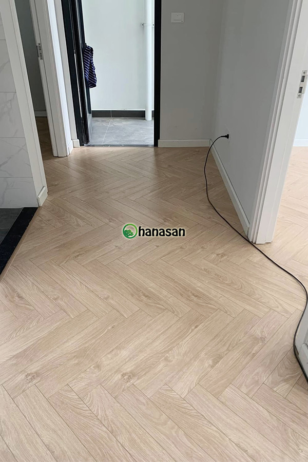 sàn gỗ xương cá winfloor xc 550