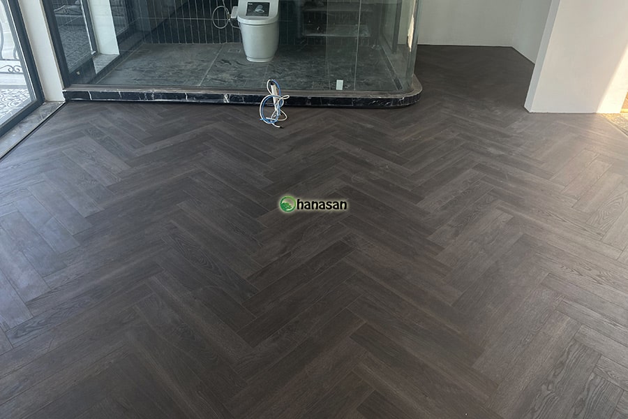 Hình ảnh công trình thực tế sàn gỗ xương cá malaysia Mido M83
